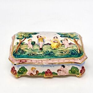 Vintage Capodimonte Footed Porcelain Trinket Box Made in Italy 2585 Hand Painted